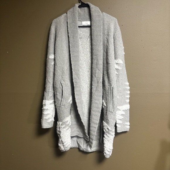 Braeve Sweaters - Braeve Evereve Wool Blend Long Open Aztec Cardigan in Gray and White size Large